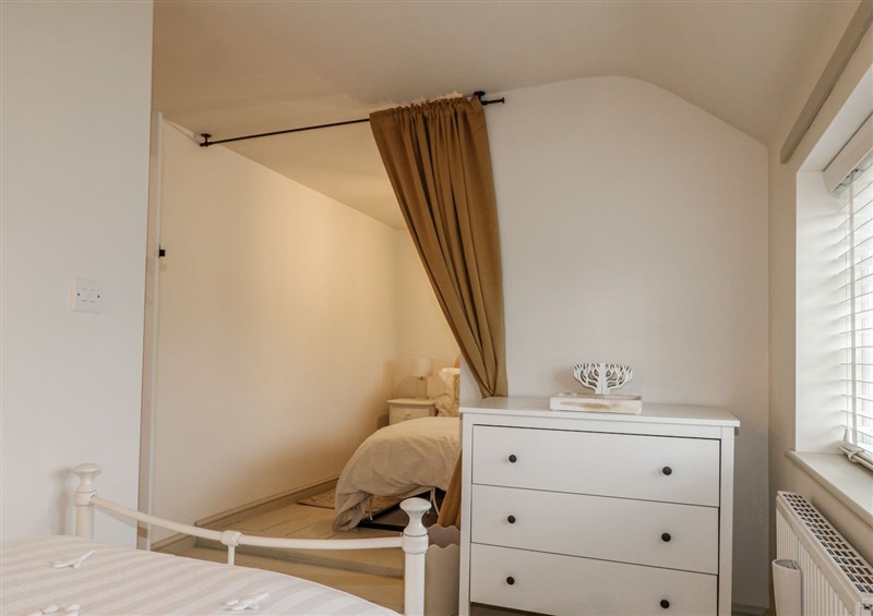 One of the 5 bedrooms (photo 3) at Gapstile, Abbots Bromley