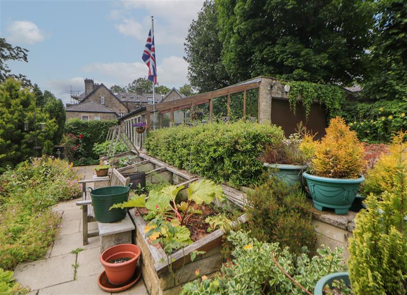 The garden in Garden Apartment (photo 3) at Garden Apartment, Buxton
