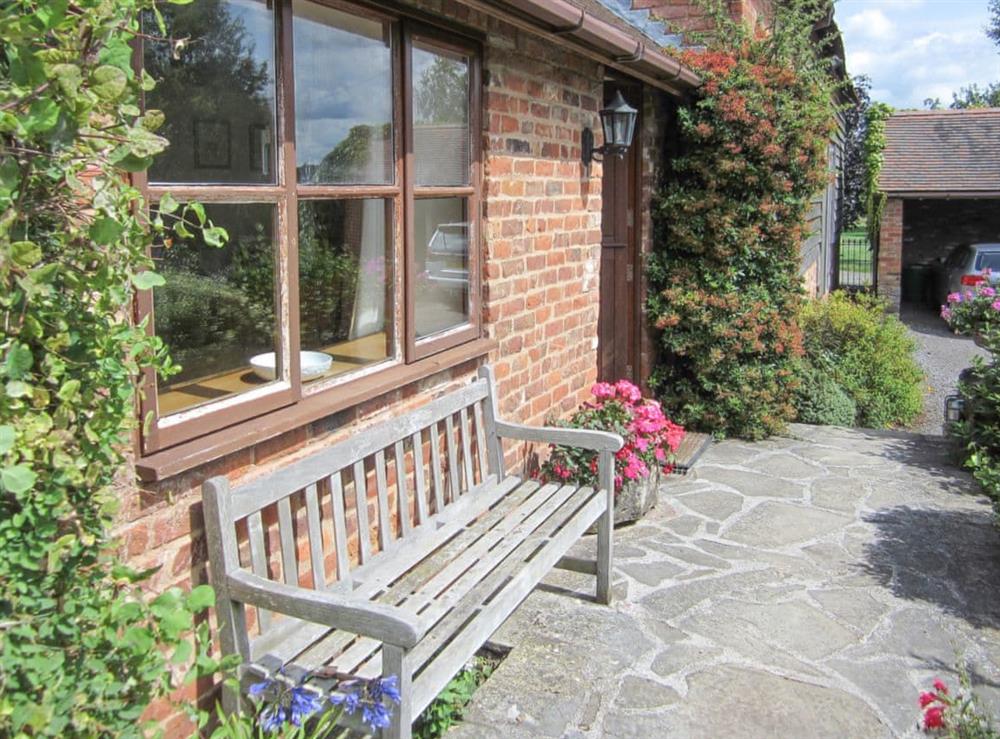 Sitting-out-area at Garden Cottage in Corse Lawn, near Tewkesbury, Gloucestershire