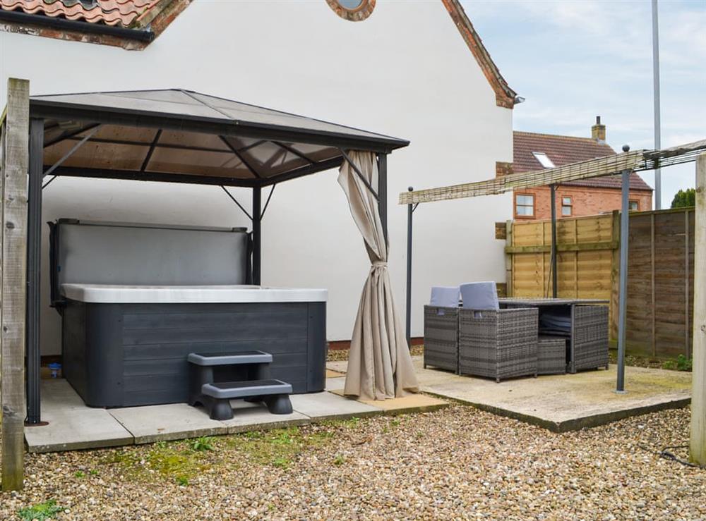 Jacuzzi at Garden Cottage in Driffield, North Humberside