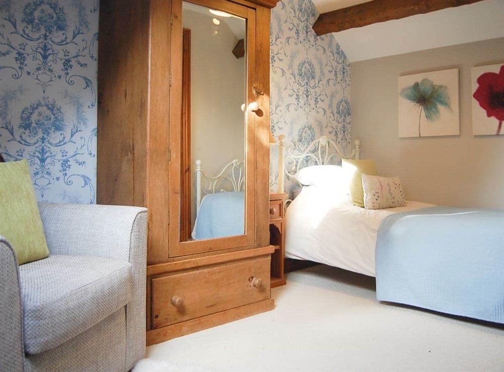 Cosy and comfortable single bedroom at Garden Cottage in Pooley Bridge, Ullswater, Cumbria