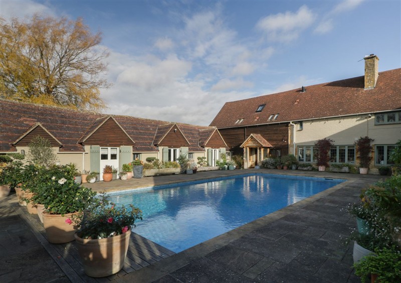 There is a swimming pool at Garden Cottage, Saintbury near Broadway