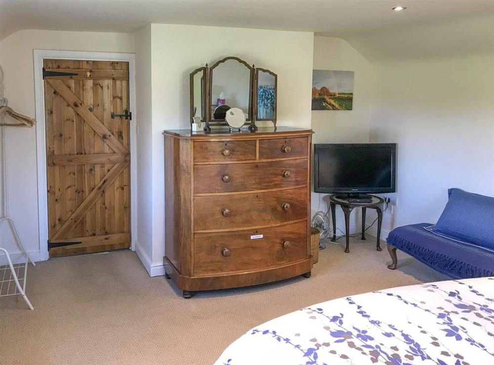 Spacious double bedroom at Garden Cottage in Tetford, near Horncastle, Lincolnshire