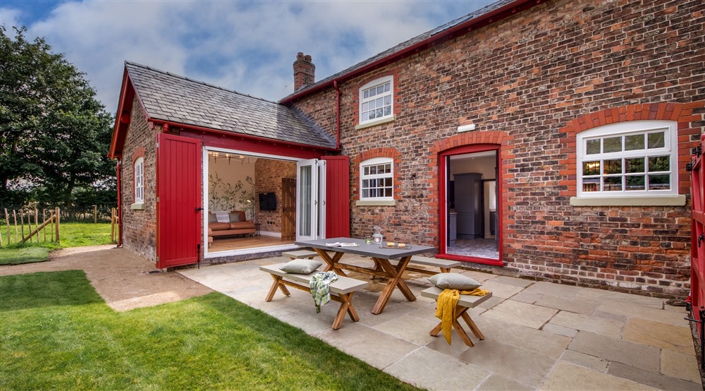 The outdoor seating at Garden Gate Apartment in Durham, County Durham