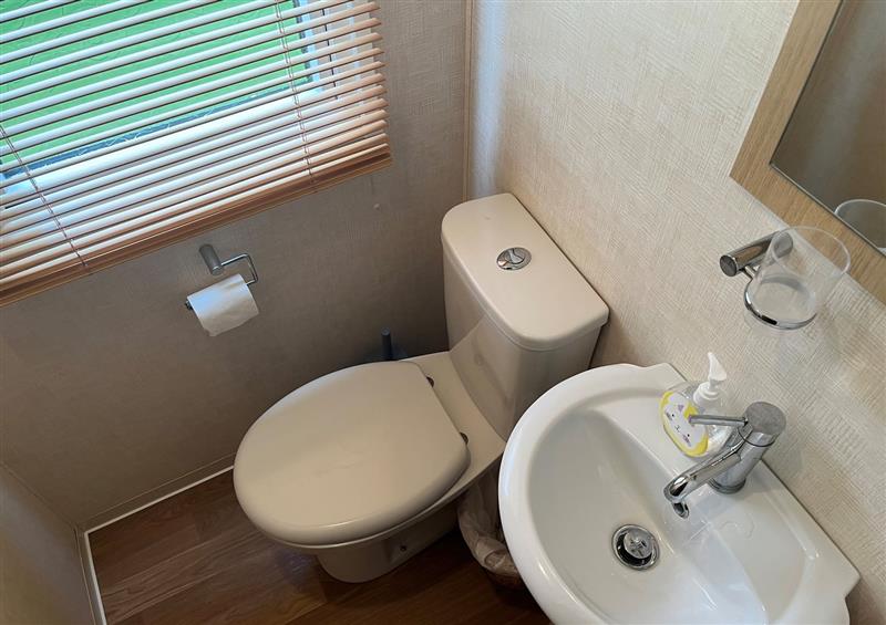 The bathroom (photo 2) at Garden Lodge, Boduan near Nefyn