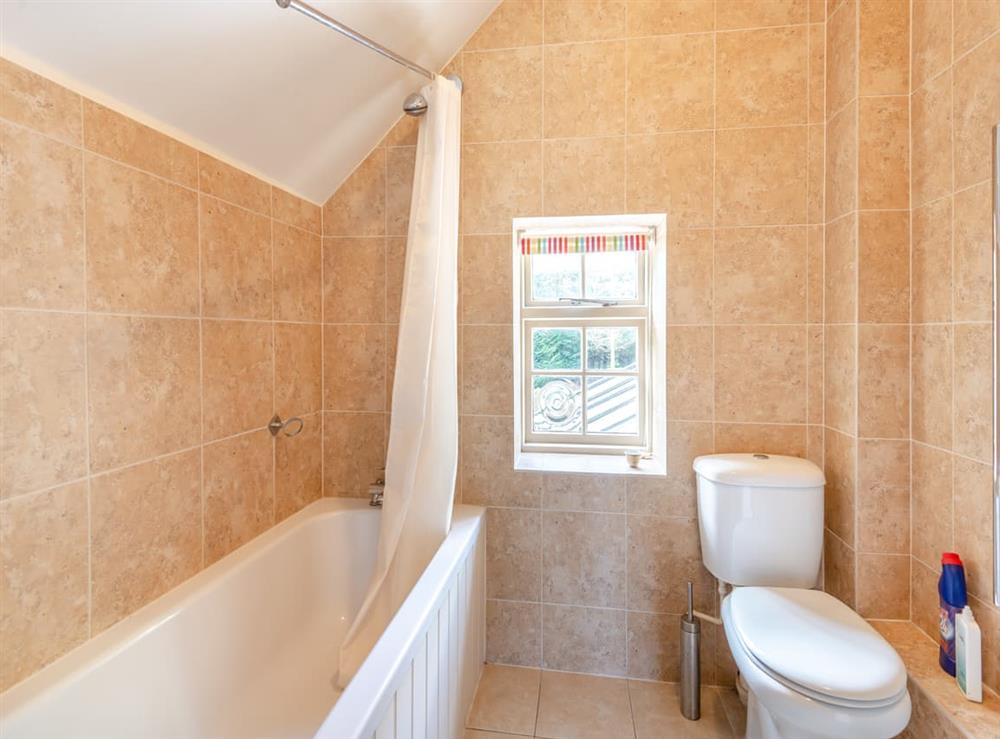 Bathroom (photo 3) at Gardeners Cottage in Brentwood, Essex