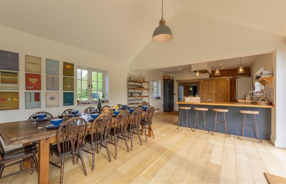 Ground floor: Open-plan kitchen/dining area with breakfast bar at Gardeners Cottage, Fring near Kings Lynn