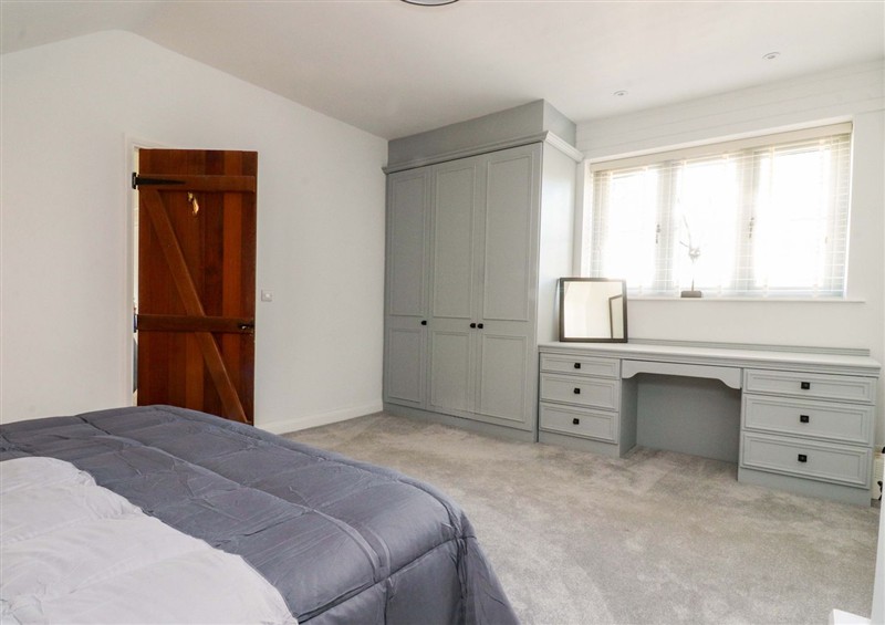 One of the 2 bedrooms (photo 3) at Gardeners Cottage, Lytham St. Annes