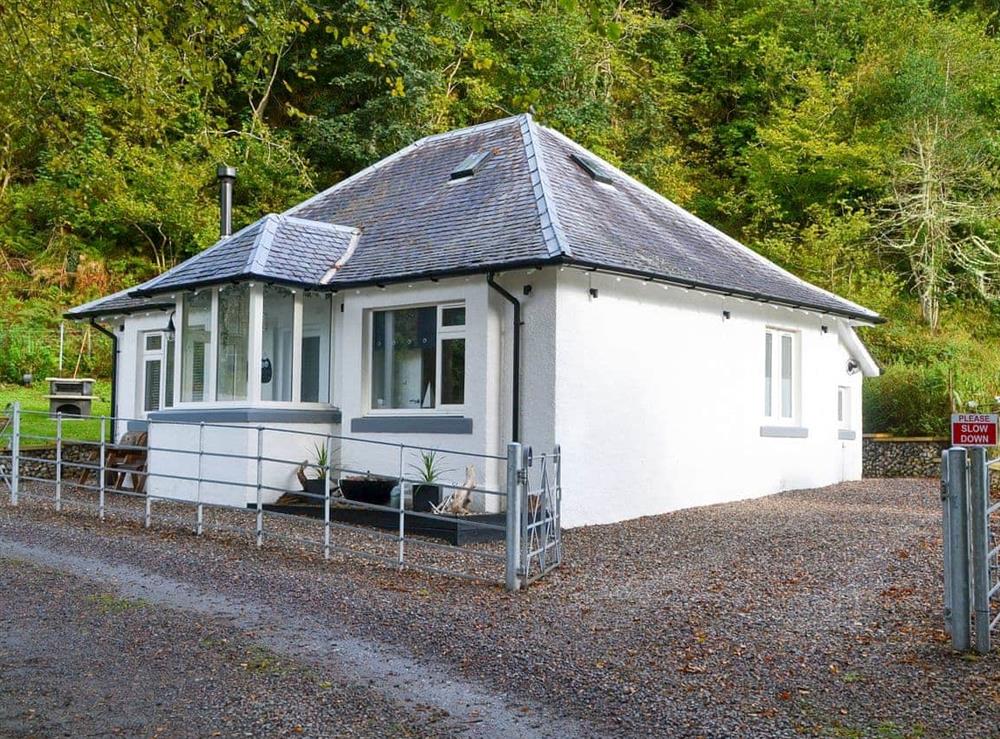 Delightful, detached cottage at Gardeners Cottage in Onich, near Fort William, Inverness-Shire