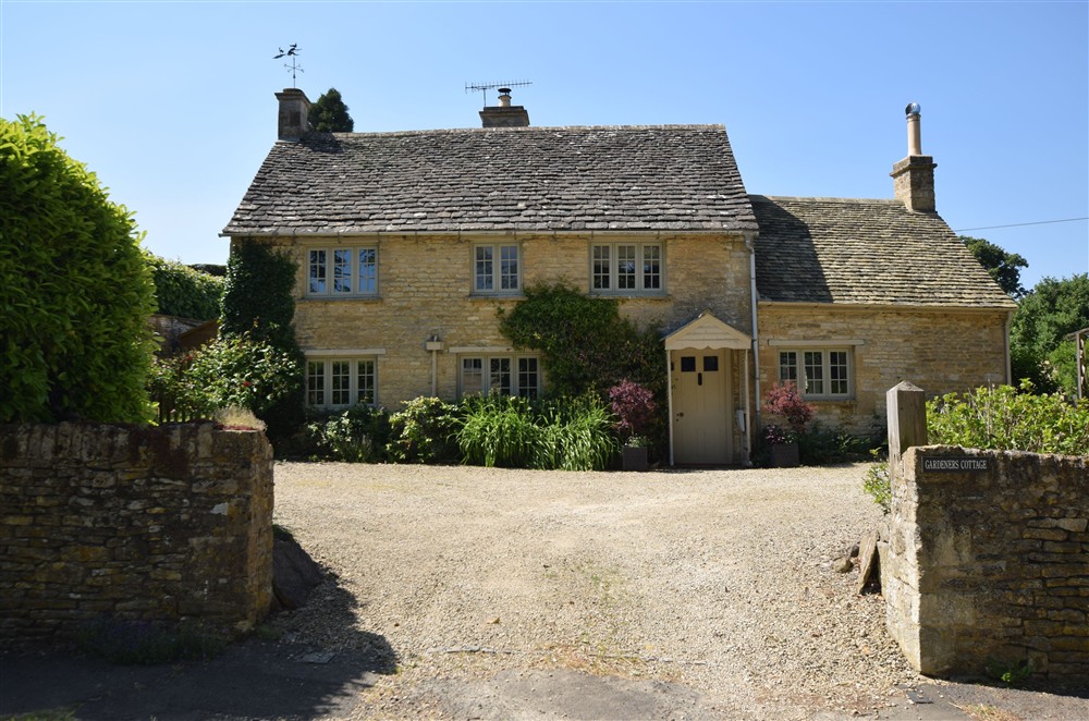 Gardeners Cottage, Shipton-under-Wychwood, Cotswolds at Gardeners Cottage, Shipton-under-Wychwood
