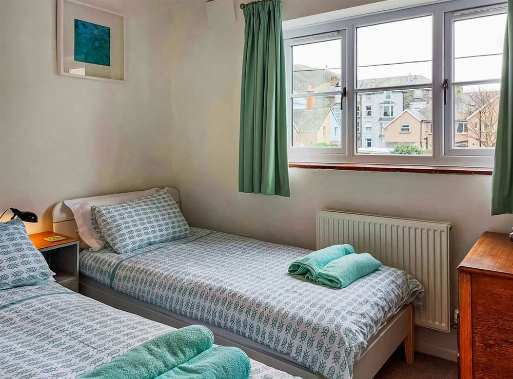 Twin bedroom