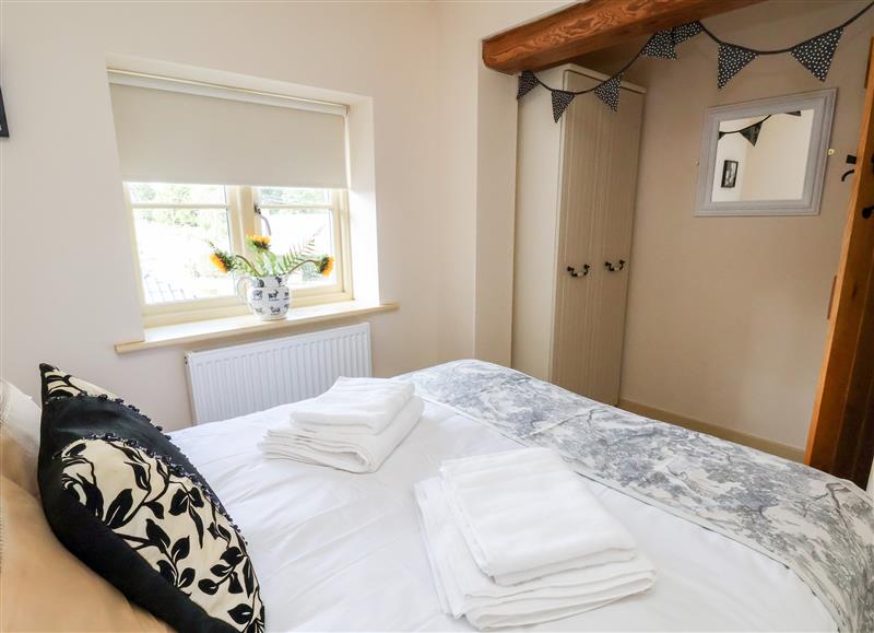 One of the 3 bedrooms (photo 2) at Garreg Wen, Ysceifiog near Caerwys