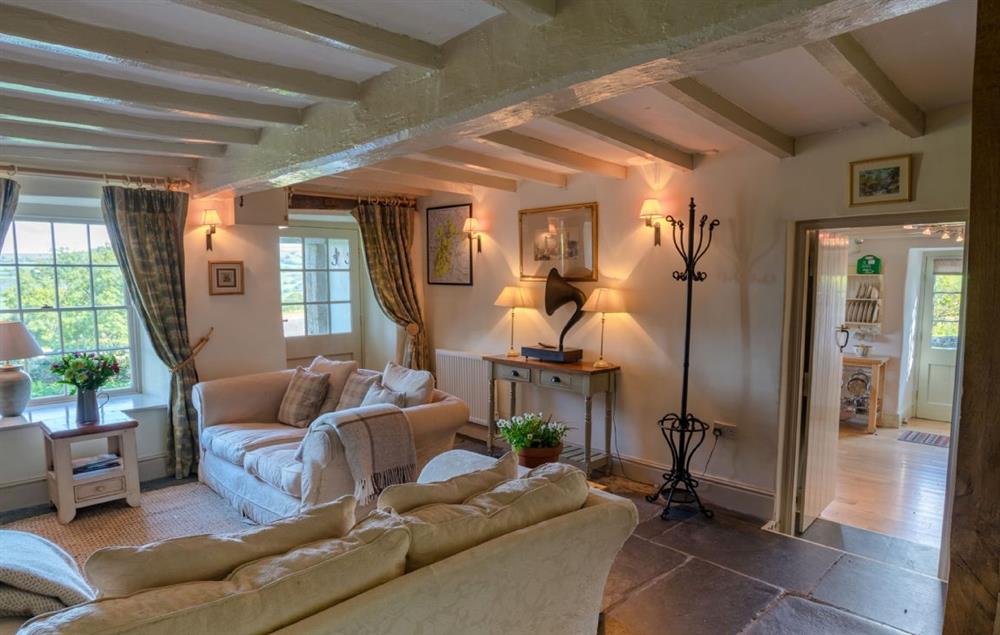 The comfortable sitting room with wooden beams