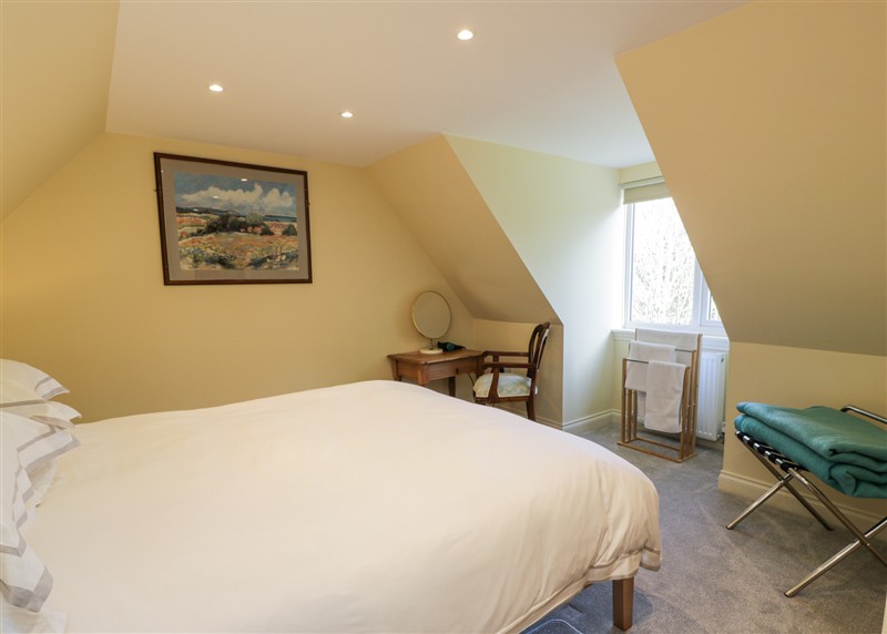 One of the 3 bedrooms (photo 3) at Gatehouse 2 Cessnock Castle, Galston
