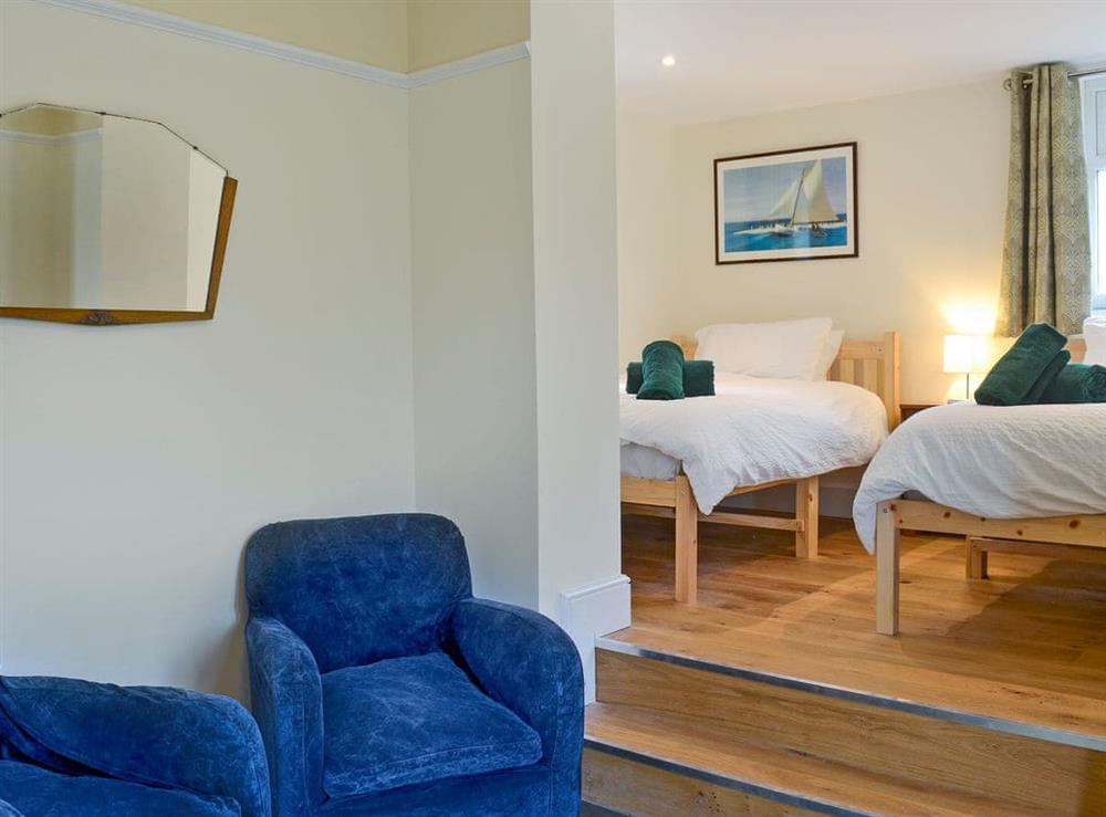 Comfortable twin bedroom with ¾ double beds at Gatsby Getaway in Kentisbury, near Ilfracombe, Devon