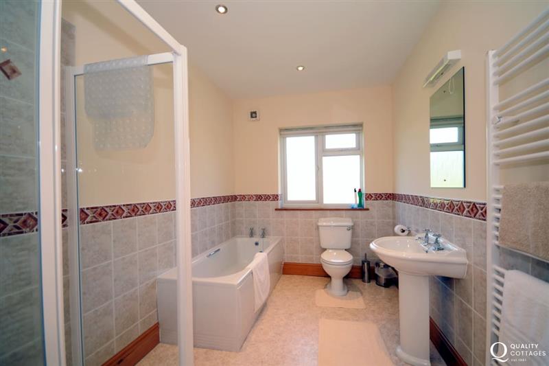 Bathroom (photo 2) at Gelli Gron 4 bed, Criccieth