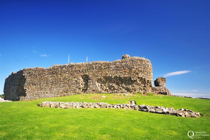 The ancient ruins of Criccieth Castle at Gelli Gron 4 bed, Criccieth