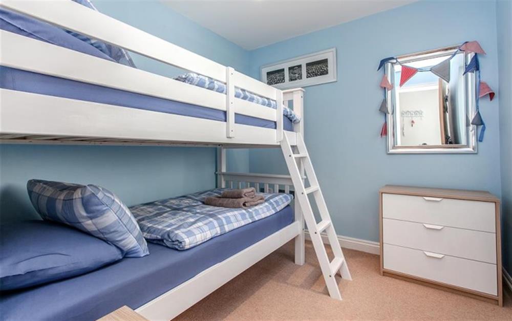Bedroom 4 with bunk beds at Genoa in Salcombe