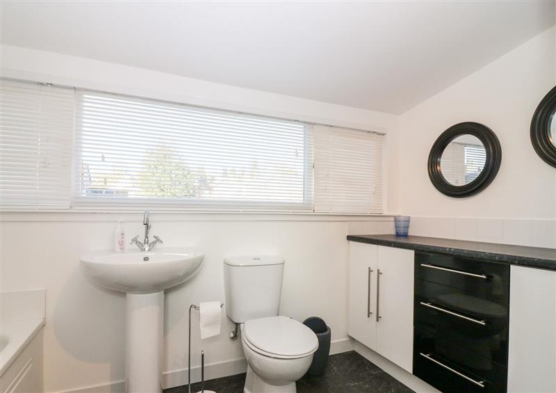 This is the bathroom at George Cottage, Blairgowrie