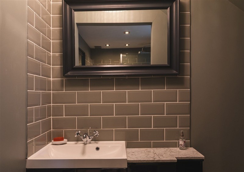The bathroom at George House, Dartmouth
