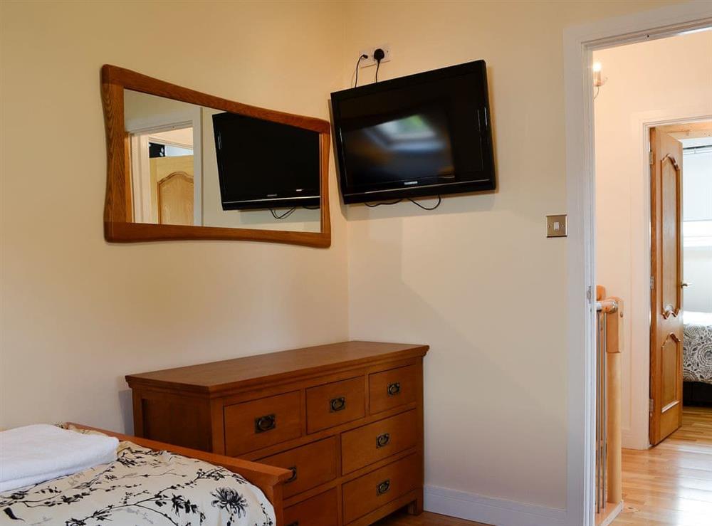 Charming twin bedded room at Ghillie Cottage in Cockermouth, Cumbria