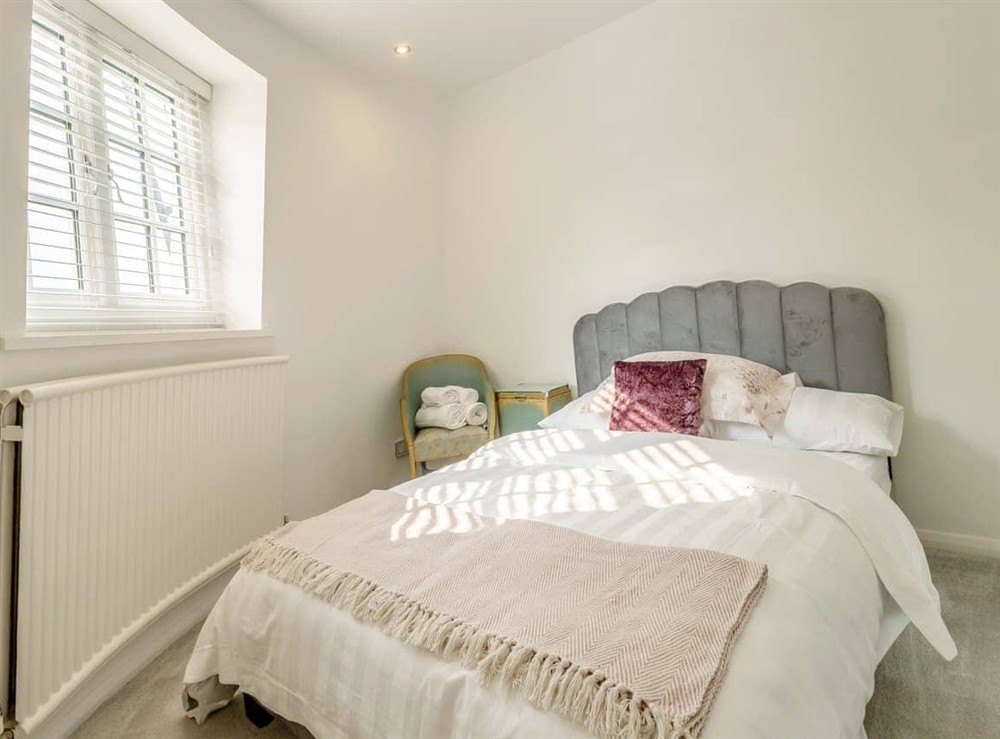 Double bedroom (photo 4) at Gibbett Mill in Chester, Cheshire