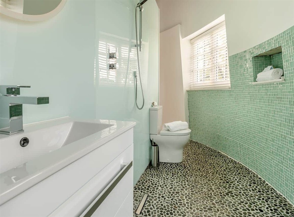 En-suite (photo 2) at Gibbett Mill in Chester, Cheshire