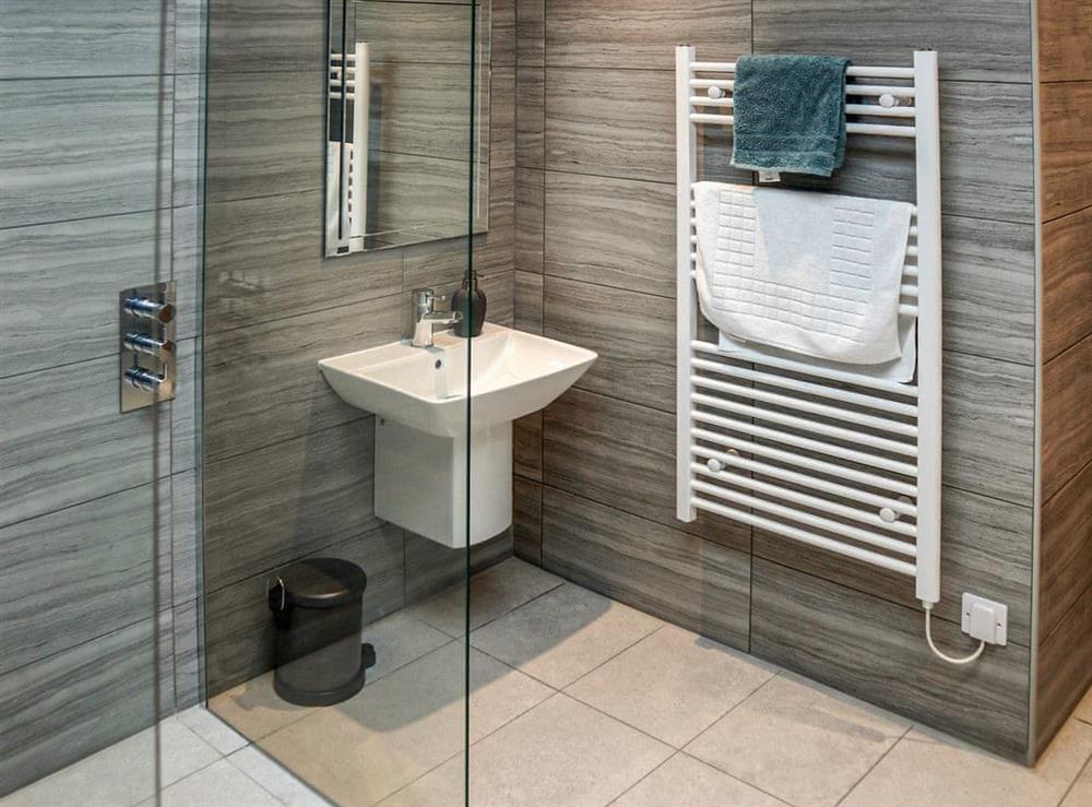 Shower room at Gibraltar Barns- Sandpiper in Skegness, Lincolnshire