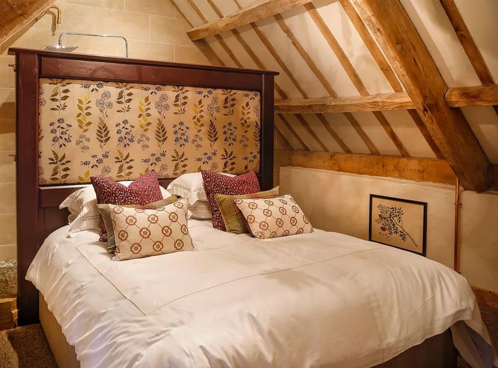Relaxing bedroom with kingsize bed at The Cheese House, 