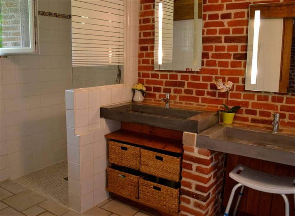 Bathroom (photo 2) at Gite de la Ferme de Surmont in Beaumont-en-Beine, Picardy, France