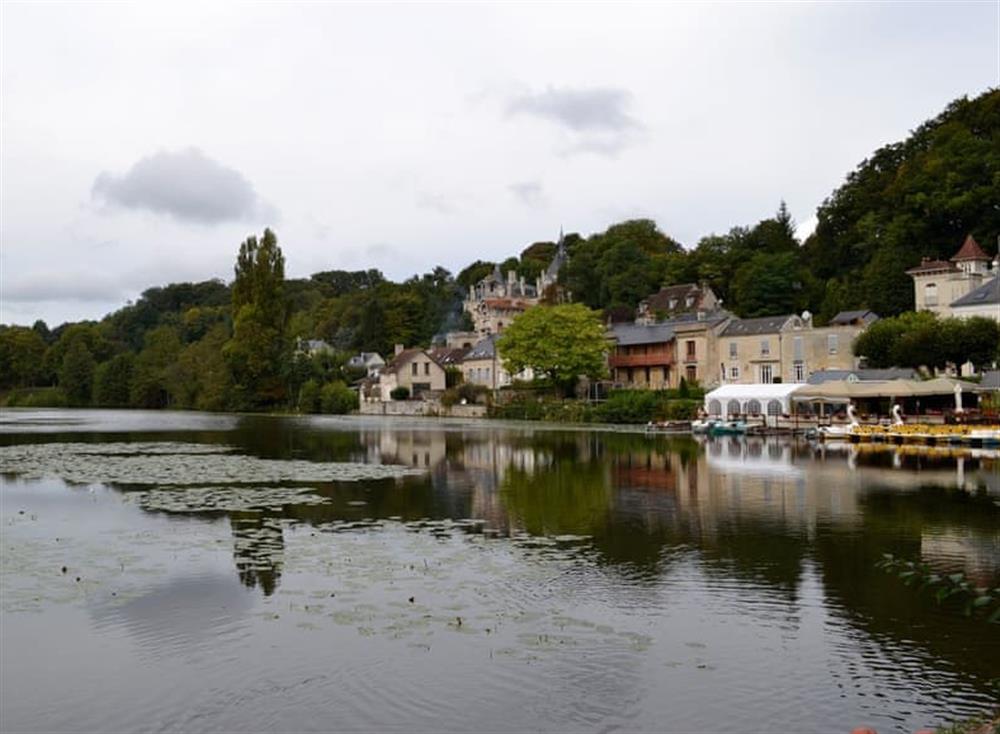 Surrounding area at Gite de la Ferme de Surmont in Beaumont-en-Beine, Picardy, France