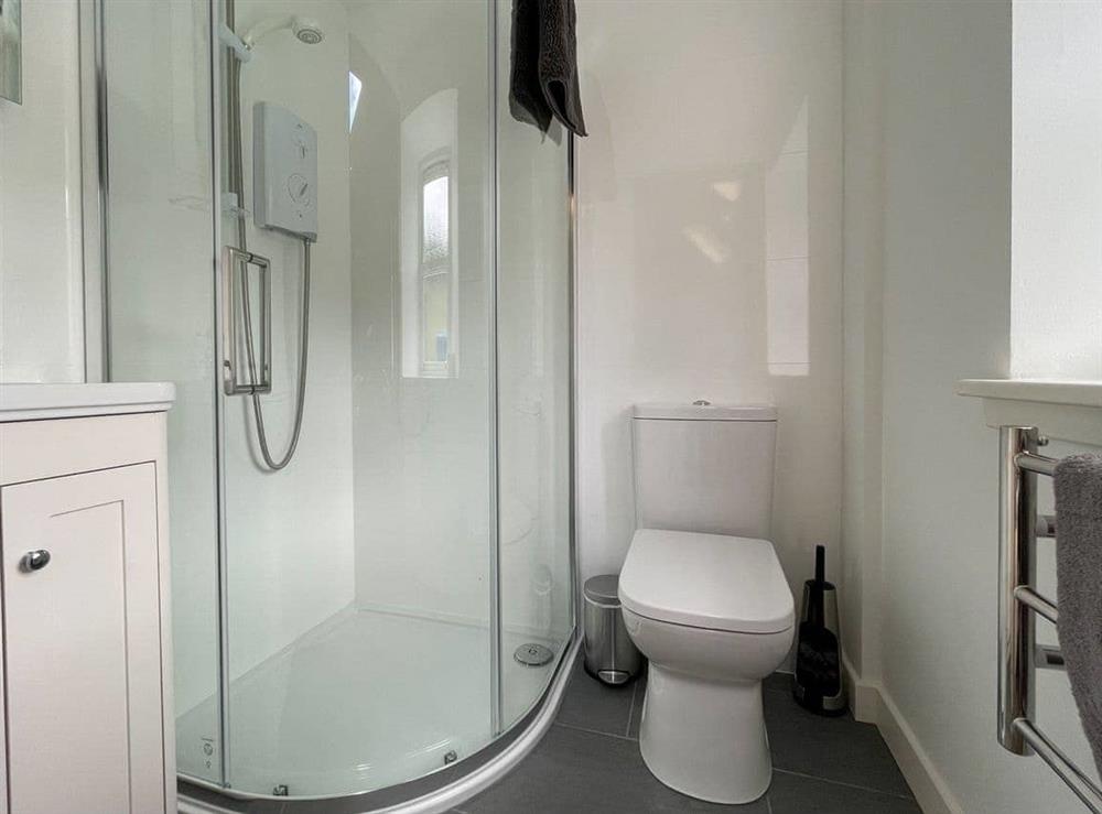 Shower room at Glacour Studio in Strathconon Estate, Ross-Shire