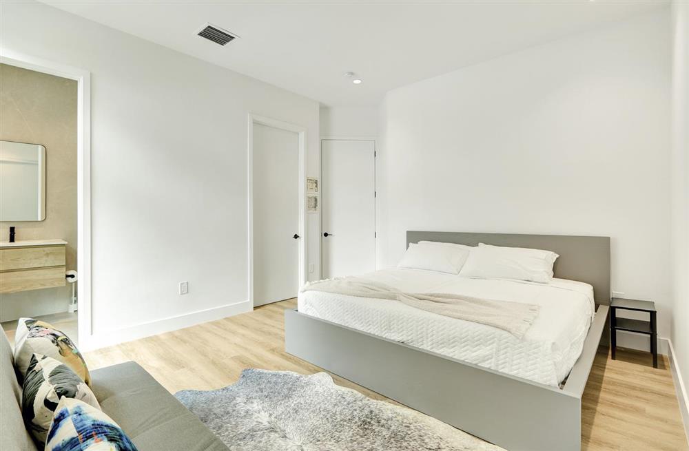 Gladeview House