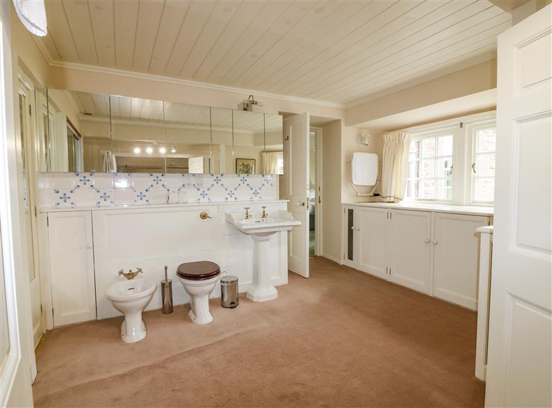 The bathroom (photo 4) at Glamis House, Glamis near Forfar