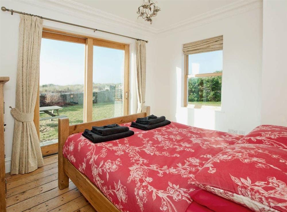 Double bedroom (photo 3) at Glan-y-Mor in Trearddur Bay, Anglesey, Gwynedd