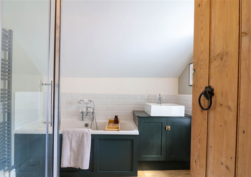 Bathroom at Glan yr Afon, Abergynolwyn near Tywyn