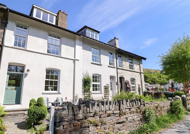 The setting at Glan yr Afon, Abergynolwyn near Tywyn