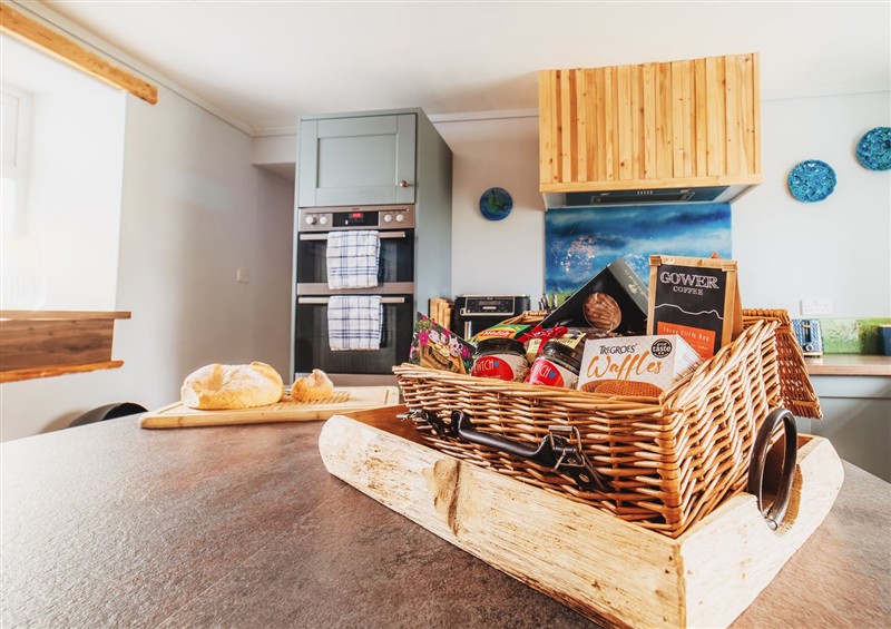 Kitchen at Glanllyn Bach, Rhosneigr