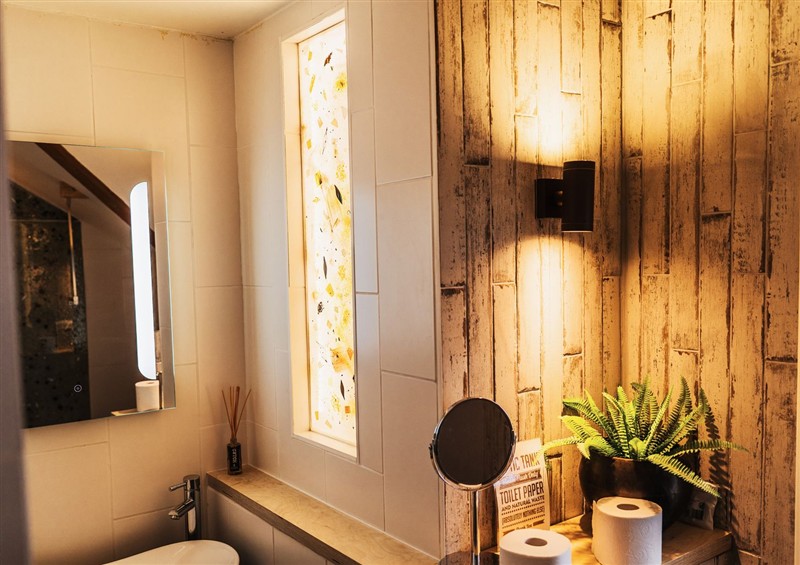 The bathroom (photo 7) at Glanllyn Bach, Rhosneigr