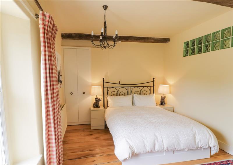 This is a bedroom (photo 3) at Glapthorn Manor, Glapthorn near Oundle