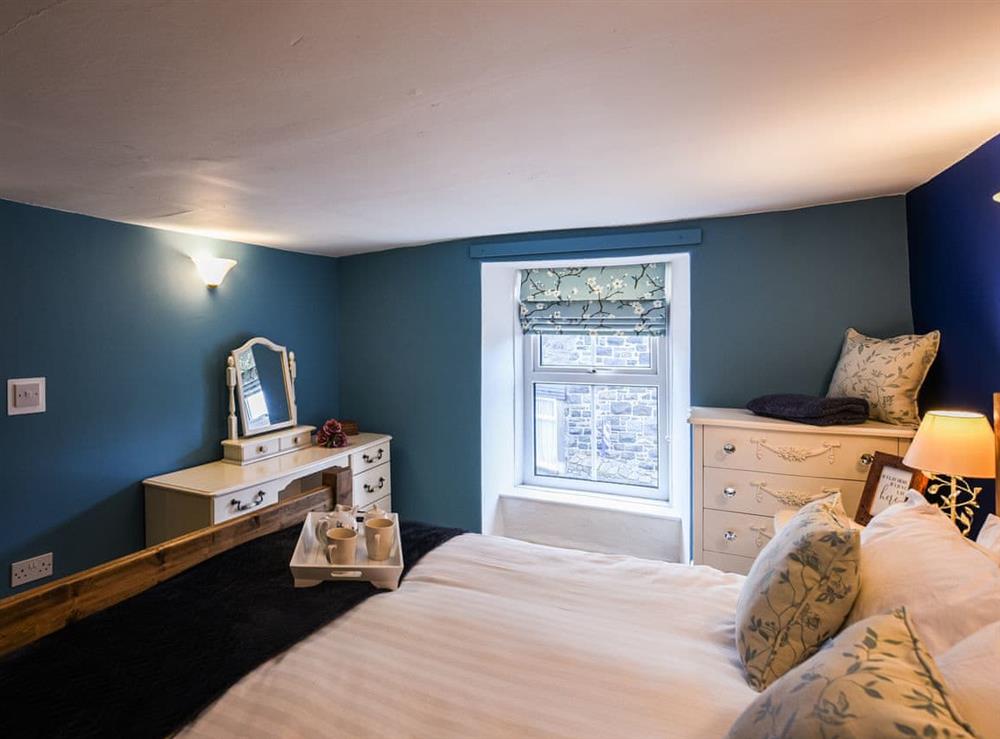 Double bedroom (photo 2) at Glasfor in Llwyngwril, near Barmouth, Gwynedd