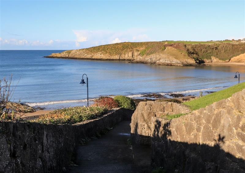The setting of Glasfryn at Glasfryn, Cemaes Bay