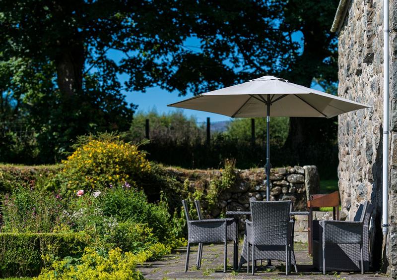 Enjoy the garden at Glasfryn Fawr, Pencaenewydd near Trefor