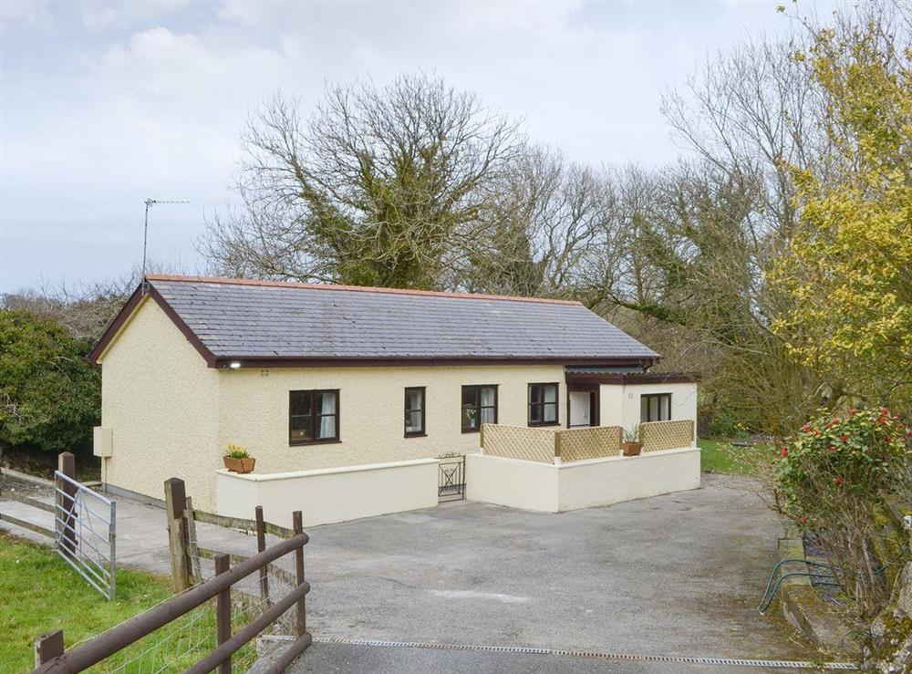 Photos of Glasinfryn Cottage, Llanbedrgoch, near Benllech, Anglesey
