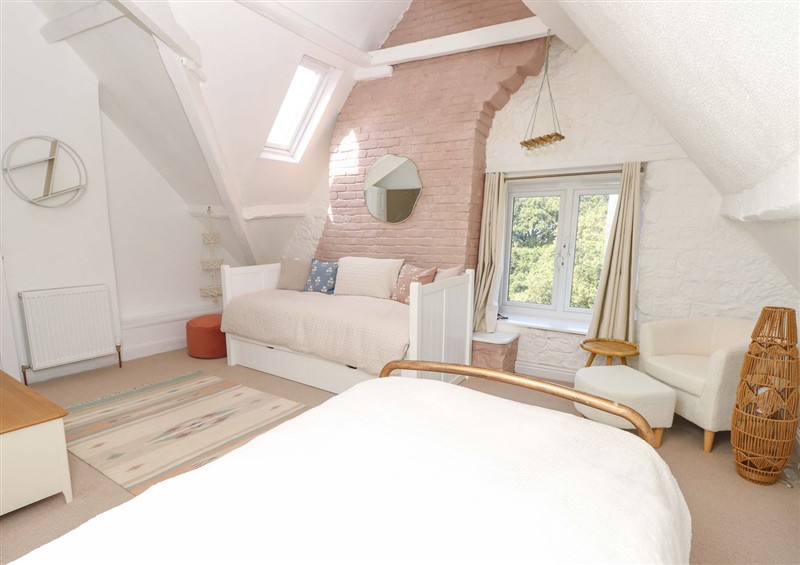 A bedroom in Glebe Garth (photo 3) at Glebe Garth, Chale near Niton