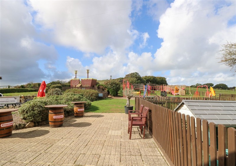 Outside (photo 10) at Glebe Garth, Chale near Niton