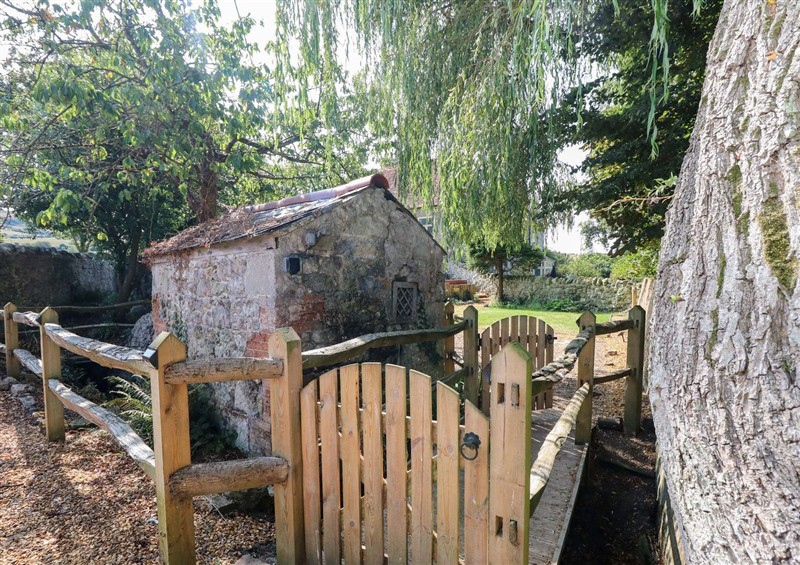 Outside (photo 6) at Glebe Garth, Chale near Niton