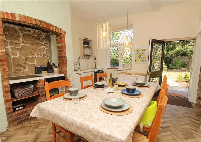 The dining area at Glebe Garth, Chale near Niton