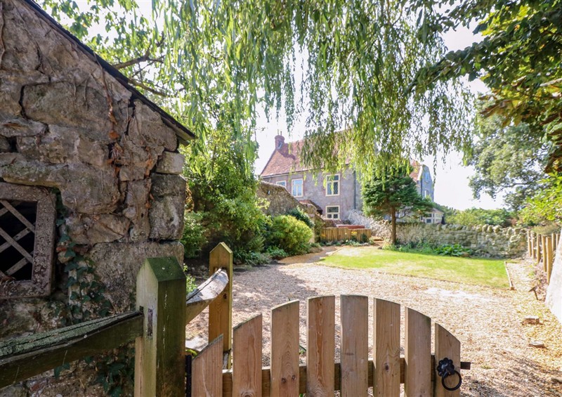 The setting (photo 2) at Glebe Garth, Chale near Niton