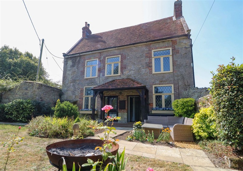 The setting of Glebe Garth at Glebe Garth, Chale near Niton